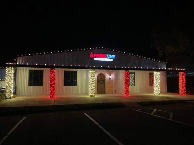 Commercial building red and warm white columns