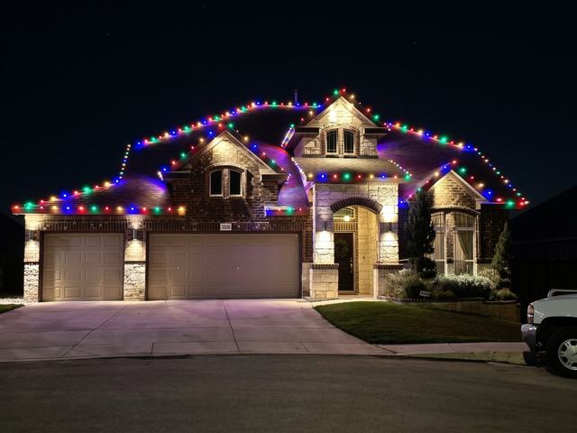 Multicolor roofline on two story home